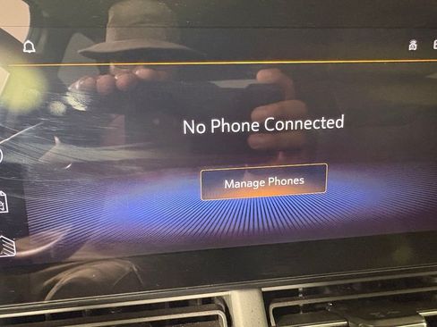 Used 2025 Chevrolet Trax LT FWD image 29