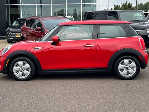Used 2021 MINI Cooper 2-Door Hardtop w/ Storage Package image 7