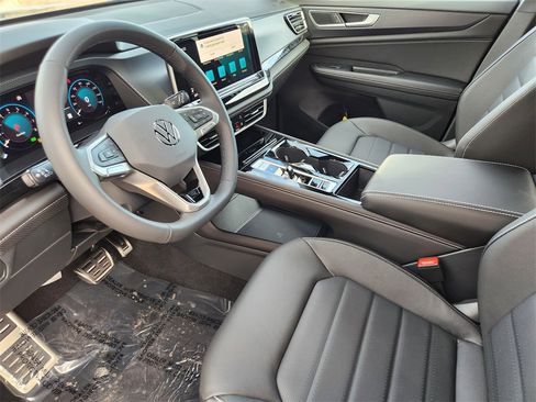 New 2026 Volkswagen Atlas Cross Sport SEL R-Line image 7