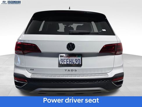 Used 2023 Volkswagen Taos SE FWD image 4
