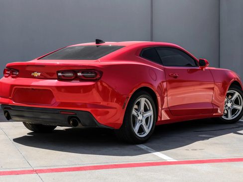 Used 2019 Chevrolet Camaro LT RWD image 11