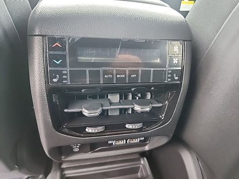 New 2025 Jeep Grand Cherokee L Limited w/ Trailer Tow Package image 23