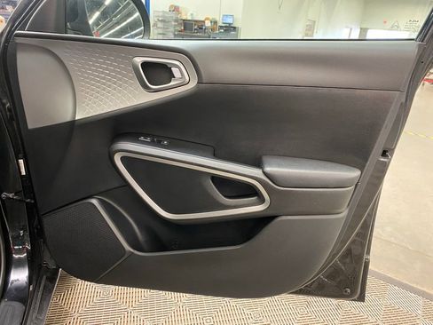 Used 2023 Kia Soul LX w/ Option Group 015 image 12