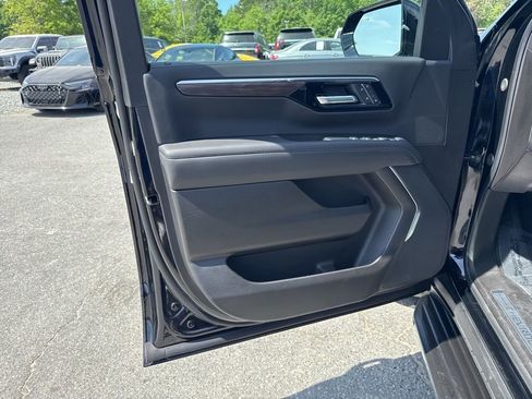 Used 2025 Chevrolet Tahoe LT image 26