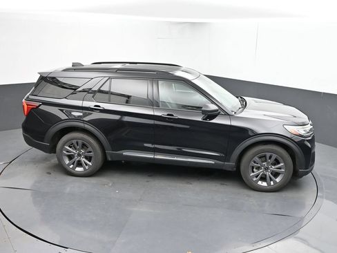 Used 2025 Ford Explorer Active w/ Active Comfort Package AWD/4WD image 34
