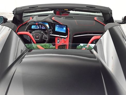 Used 2024 Chevrolet Corvette Stingray Preferred Conv w/ Z51 Performance Package RWD image 19