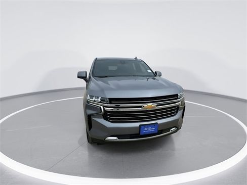 Used 2022 Chevrolet Tahoe LT w/ Luxury Package image 3