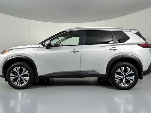 Used 2022 Nissan Rogue SV w/ SV Premium Package image 4