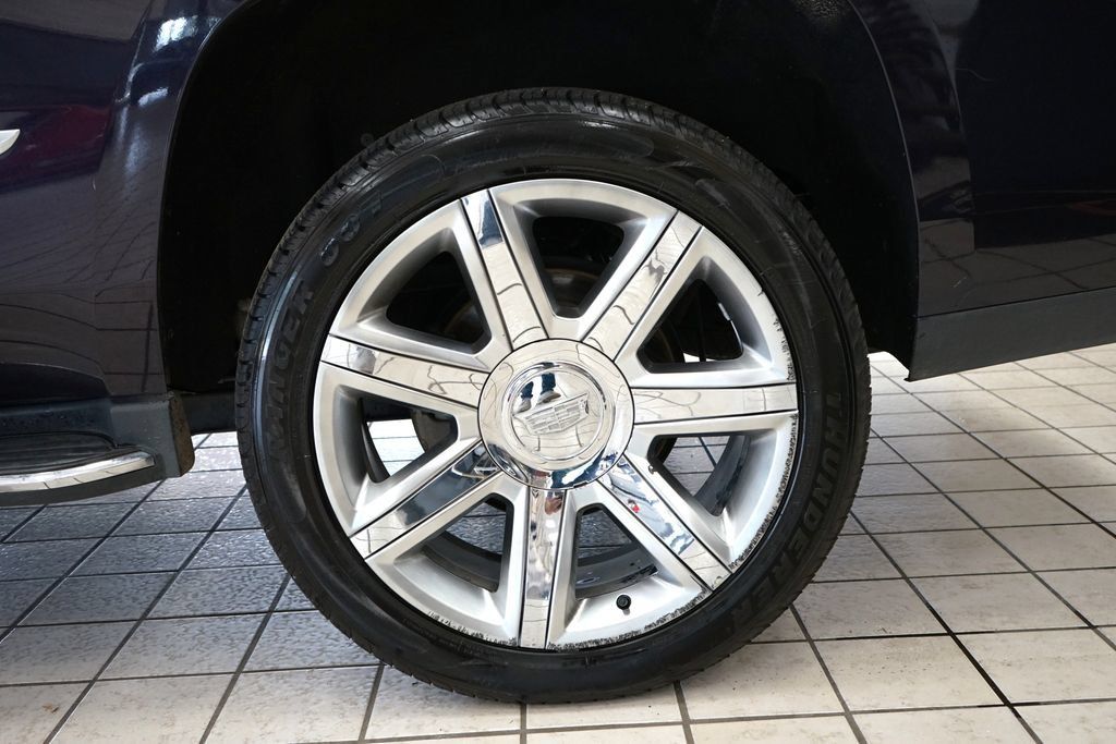 Used 2018 Cadillac Escalade Luxury AWD/4WD image 62
