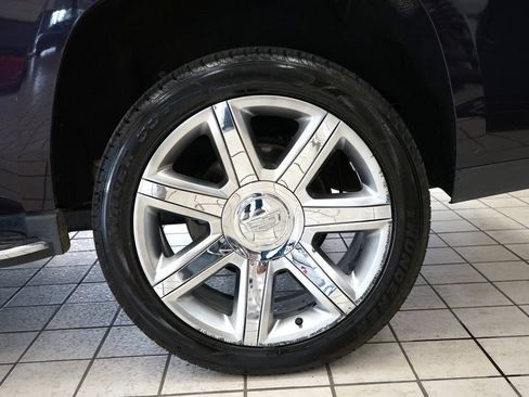 Used 2018 Cadillac Escalade Luxury AWD/4WD image 62