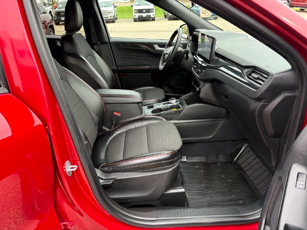 Used 2023 Ford Escape ST-Line w/ Tech Pack #1 AWD/4WD image 13