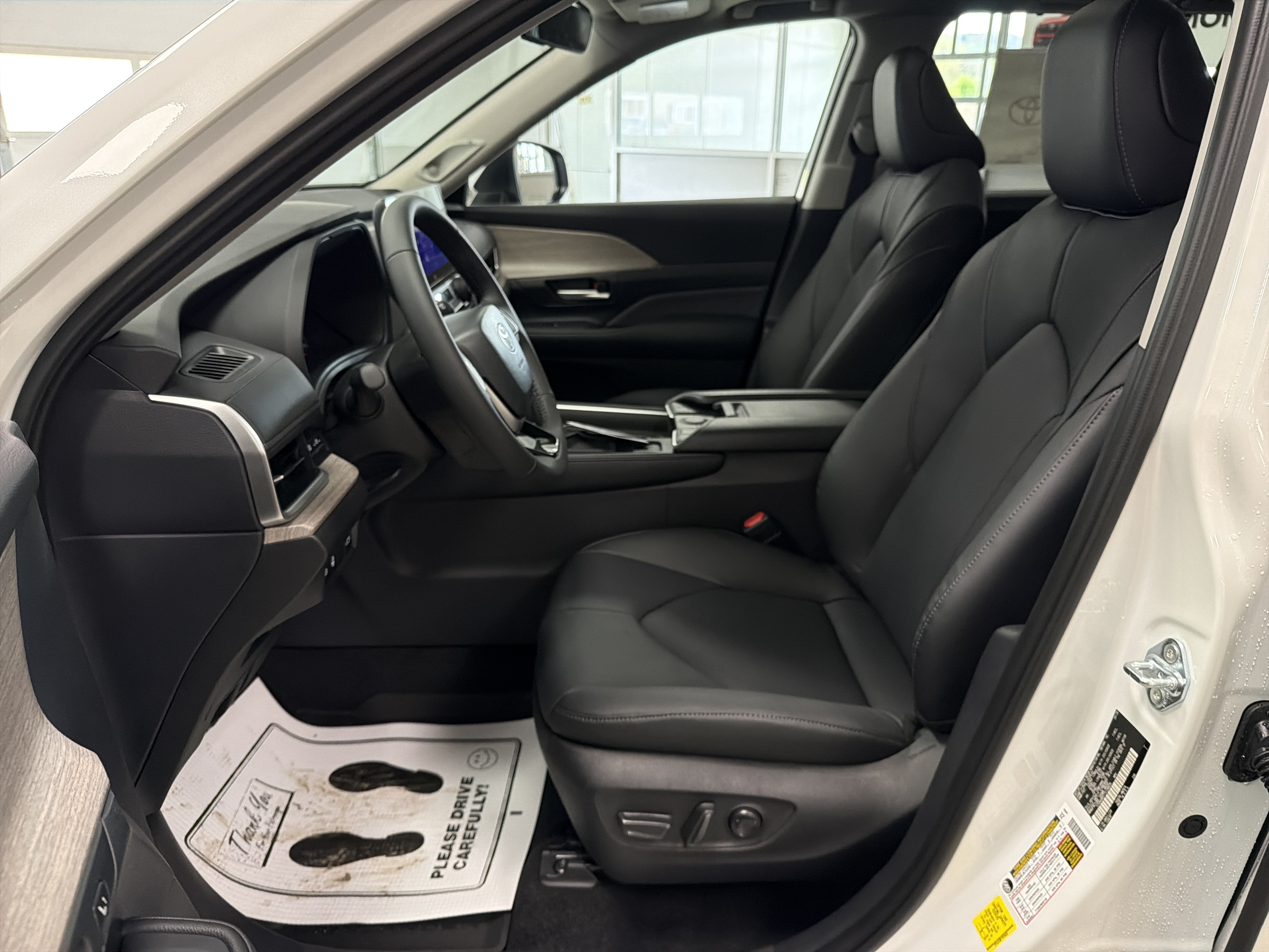 New 2026 Toyota Grand Highlander AWD image 25
