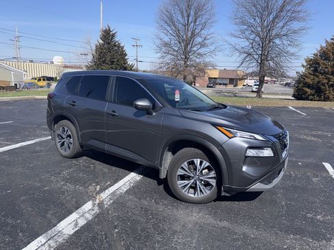 Used 2022 Nissan Rogue SV image 6