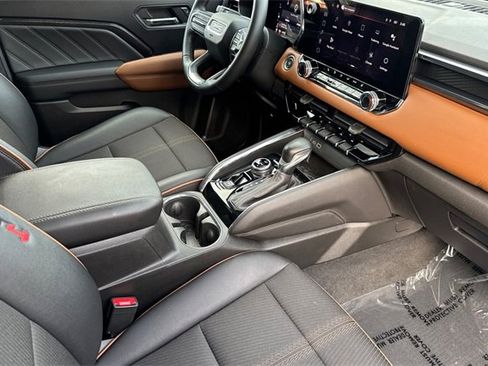 Used 2023 GMC Canyon AT4 image 18