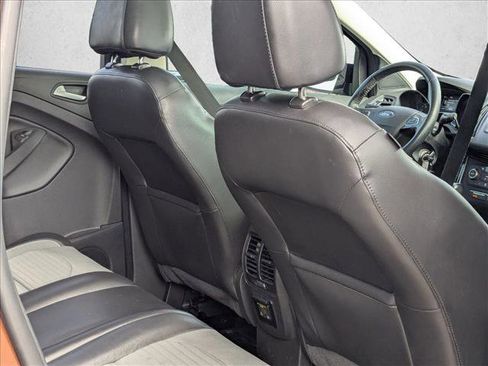 Used 2017 Ford Escape SE w/ SE Sport Appearance Package image 20