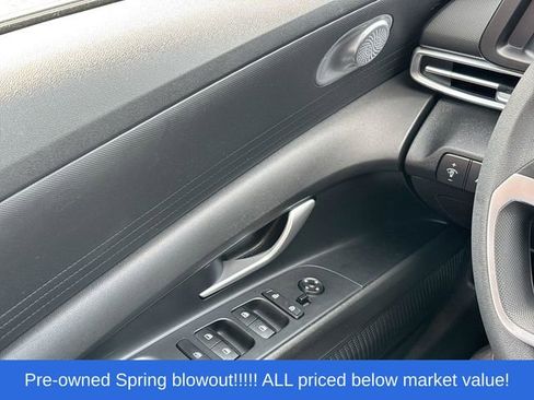Used 2023 Hyundai Elantra SEL FWD image 32