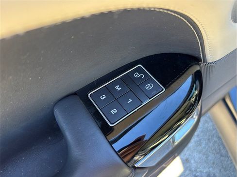 Used 2019 Land Rover Range Rover Sport HST image 25