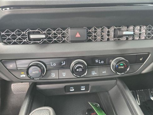 Certified 2025 Honda Accord SE image 19