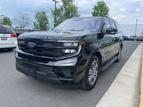 Certified 2025 Ford Expedition Max Active AWD/4WD image 3