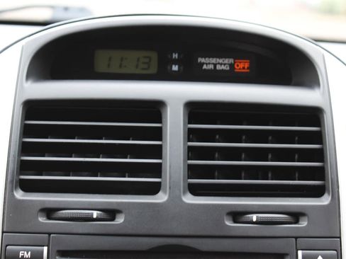 Used 2009 Kia Spectra5 SX image 16