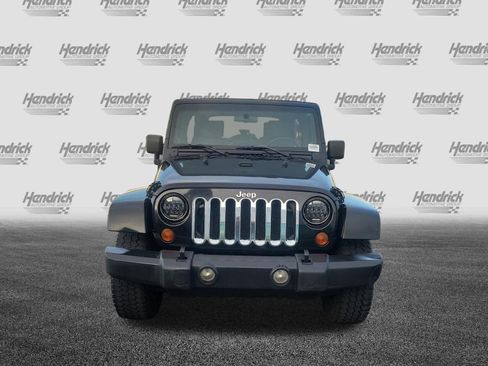 Used 2009 Jeep Wrangler Unlimited Sahara w/ Dual Top Group image 9