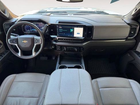 Used 2024 Chevrolet Silverado 2500 LTZ w/ LTZ Convenience Package AWD/4WD image 10