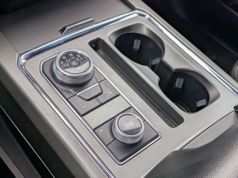 Used 2020 Ford Expedition XLT image 9