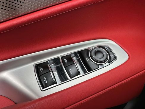 Used 2022 Chevrolet Corvette Stingray Preferred Conv w/ Z51 Performance Package RWD image 32