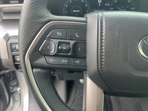 Used 2025 Toyota Tacoma TRD Sport AWD/4WD image 27