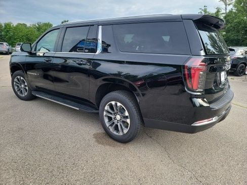 Used 2026 Chevrolet Suburban LS AWD/4WD image 6