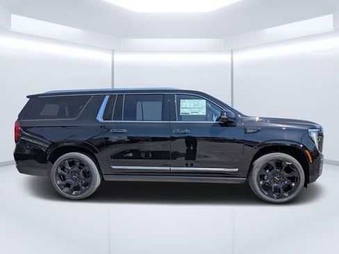New 2026 GMC Yukon XL Denali w/ Denali Reserve Package AWD/4WD image 2