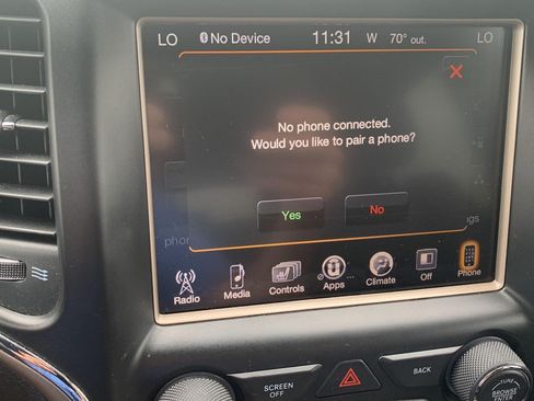 Used 2015 Jeep Grand Cherokee Altitude AWD/4WD image 16