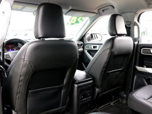 Used 2024 Ford Explorer XLT w/ Equipment Group 202A image 23