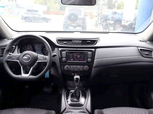 Used 2018 Nissan Rogue S AWD/4WD image 13