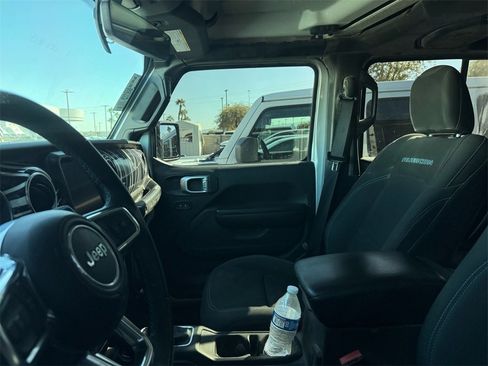 Used 2023 Jeep Wrangler Unlimited Rubicon 4xe image 3