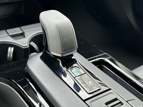 New 2026 Toyota Prius Plug-In Hybrid FWD image 24