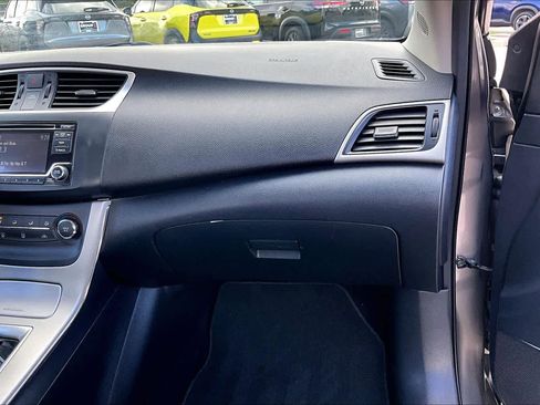 Used 2015 Nissan Sentra SV image 19