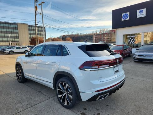 New 2026 Volkswagen Atlas Cross Sport SEL Premium R-Line image 3