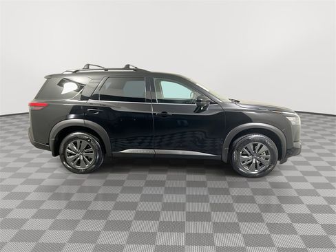 New 2025 Nissan Pathfinder SV image 9