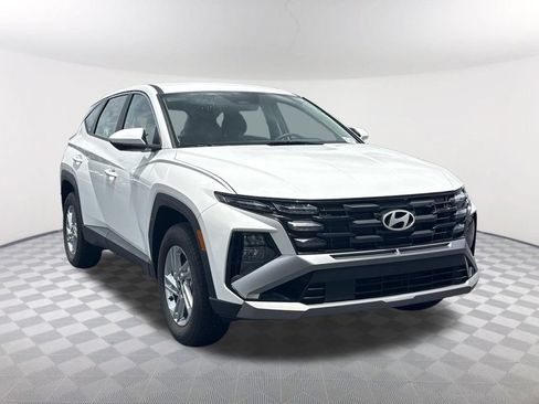 Used 2026 Hyundai Tucson SE AWD/4WD image 3