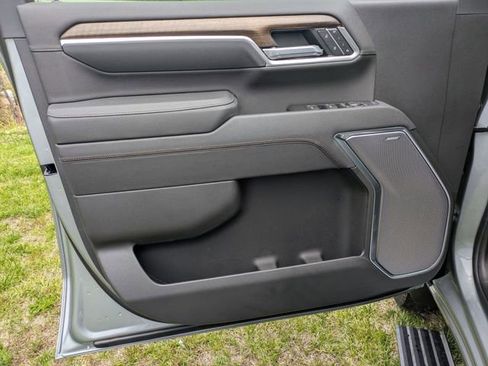 New 2026 Chevrolet Silverado 3500 High Country w/ Technology Package AWD/4WD image 8