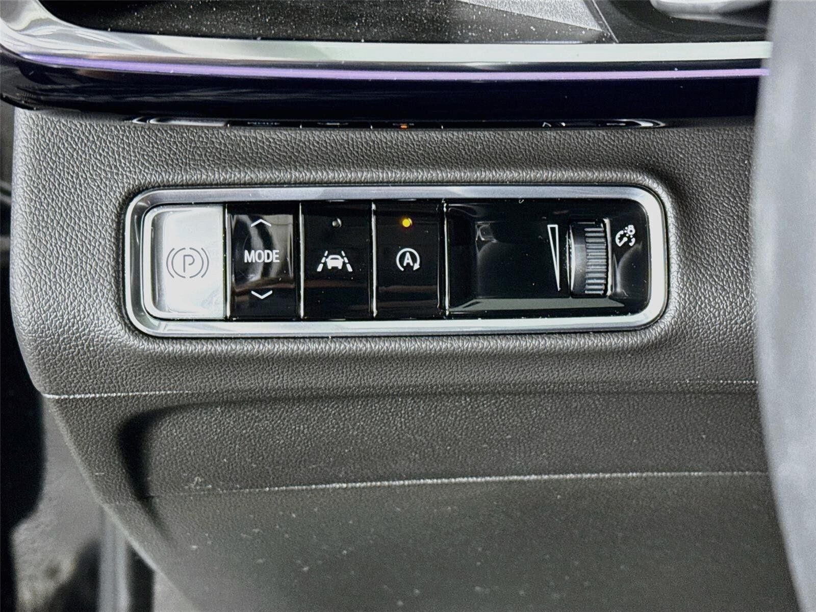 Certified 2025 Buick Envision Sport Touring AWD/4WD image 10