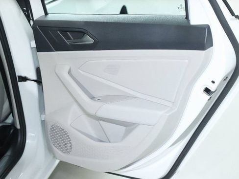Used 2024 Volkswagen Jetta SE w/ Panoramic Sunroof Package FWD image 31
