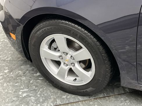 Used 2015 Chevrolet Cruze LT image 27