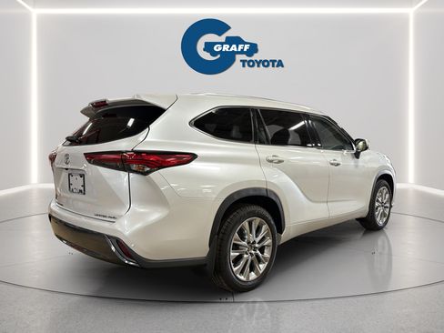 Used 2023 Toyota Highlander Limited AWD/4WD image 7
