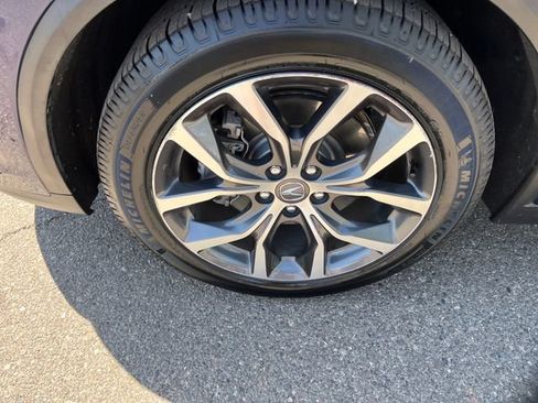 Used 2024 Acura MDX SH-AWD w/ Technology Package image 2
