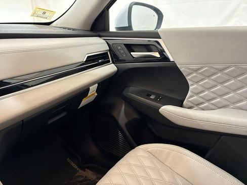 Used 2024 Mitsubishi Outlander SEL AWD/4WD image 29
