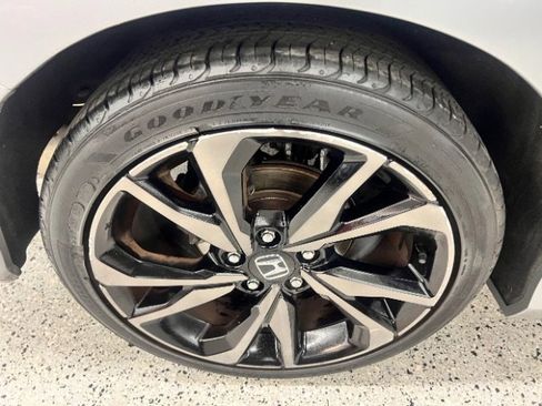 Used 2019 Honda Civic Sport image 36