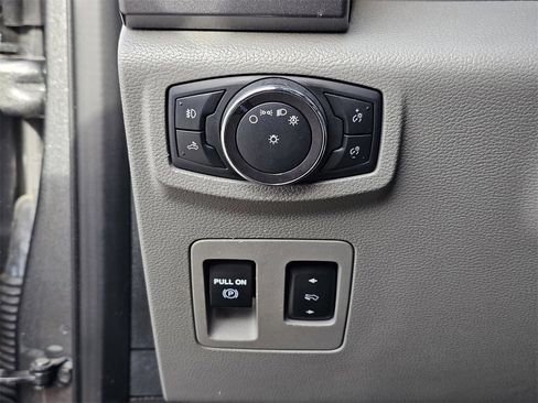 Used 2019 Ford F150 XLT w/ Equipment Group 302A Luxury image 15