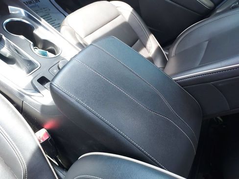 Used 2022 Chevrolet Traverse Premier w/ Redline Edition AWD/4WD image 27